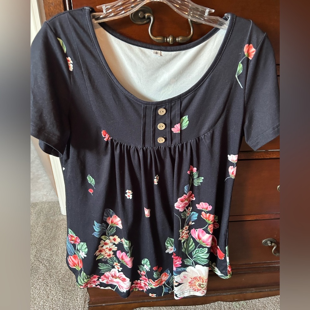 Black floral tunic style top- small